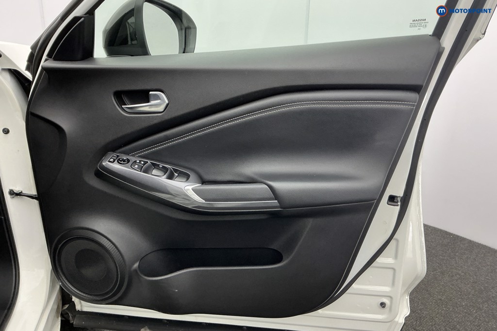 Nissan Juke N-Connecta Automatic Petrol-Electric Hybrid SUV - Stock Number (1609546) - 23rd supplementary image