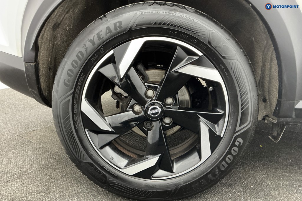 Nissan Juke N-Connecta Automatic Petrol-Electric Hybrid SUV - Stock Number (1609546) - 36th supplementary image