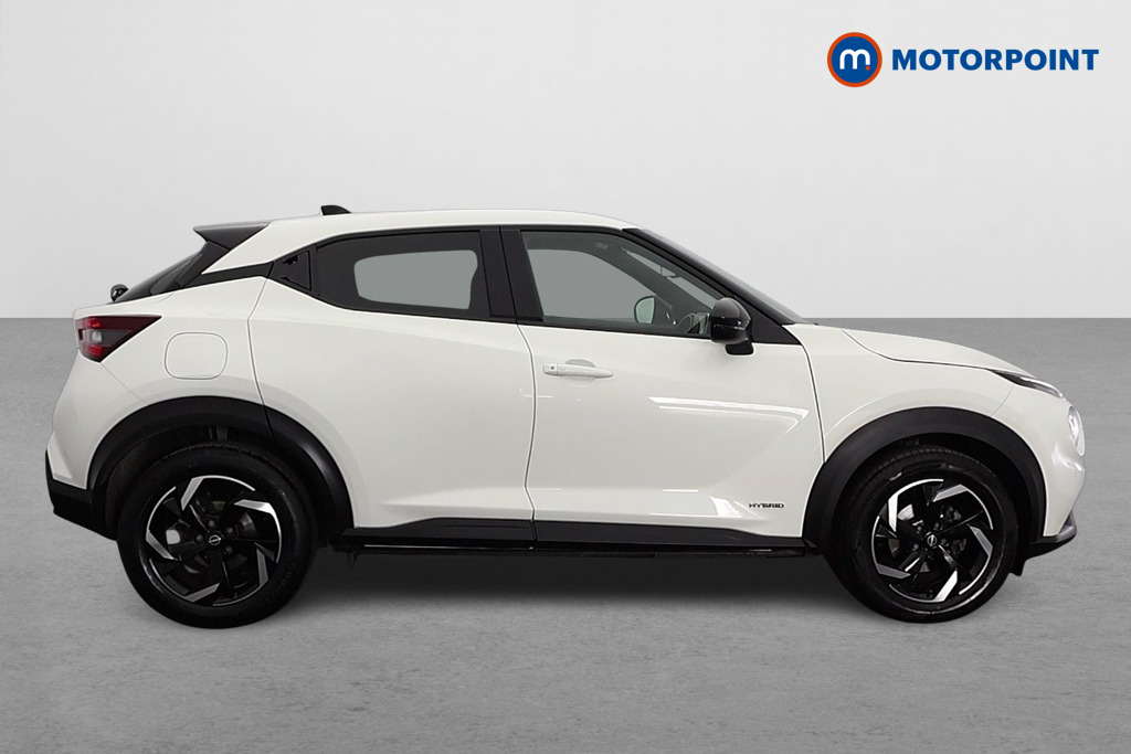 Nissan Juke N-Connecta Automatic Petrol-Electric Hybrid SUV - Stock Number (1609546) - Drivers side