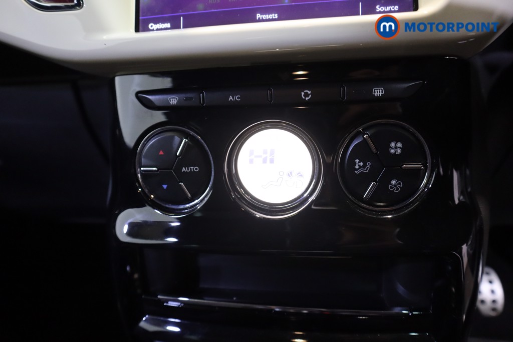 DS Ds 3 Cafe Racer Manual Petrol Hatchback - Stock Number (1609652) - 5th supplementary image