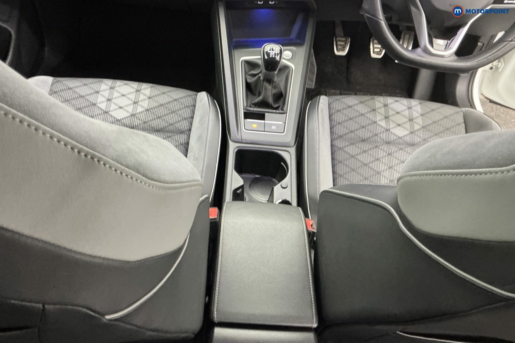 Volkswagen Golf R-Line Manual Petrol Hatchback - Stock Number (1609882) - 10th supplementary image