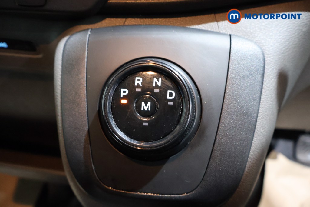 Ford Transit Limited Automatic Diesel Medium Roof Van - Stock Number (1611435) - 9th supplementary image