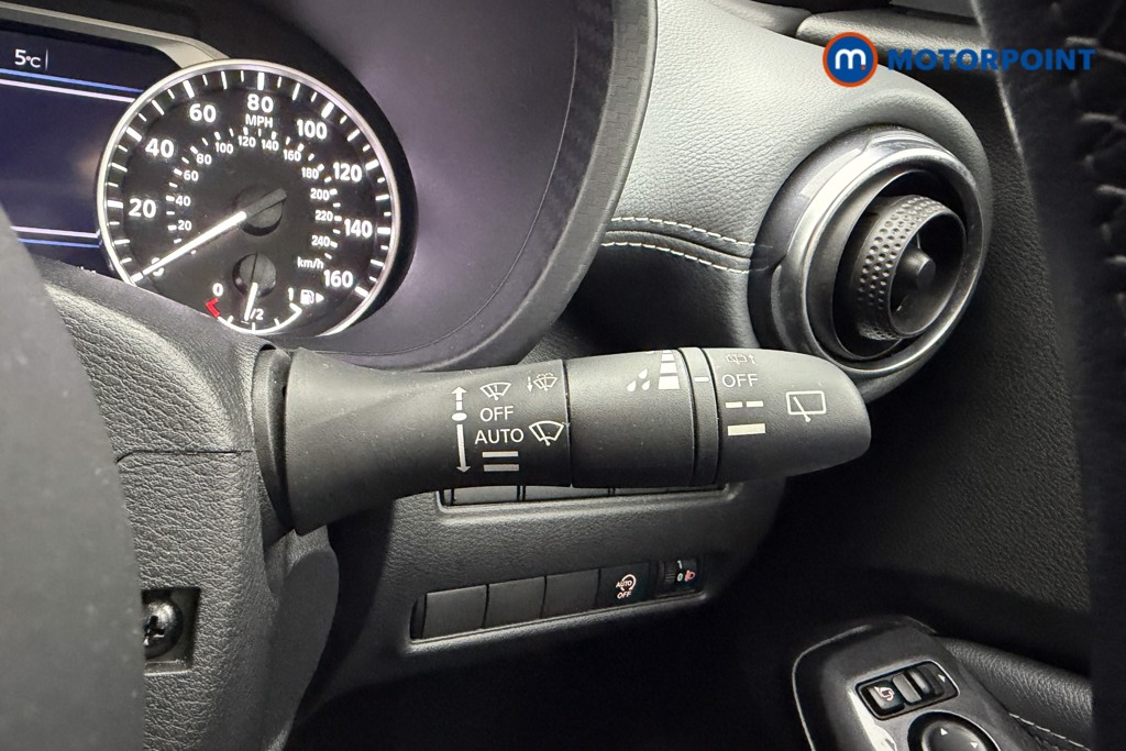 Nissan Juke N-Connecta Manual Petrol SUV - Stock Number (1613930) - 6th supplementary image