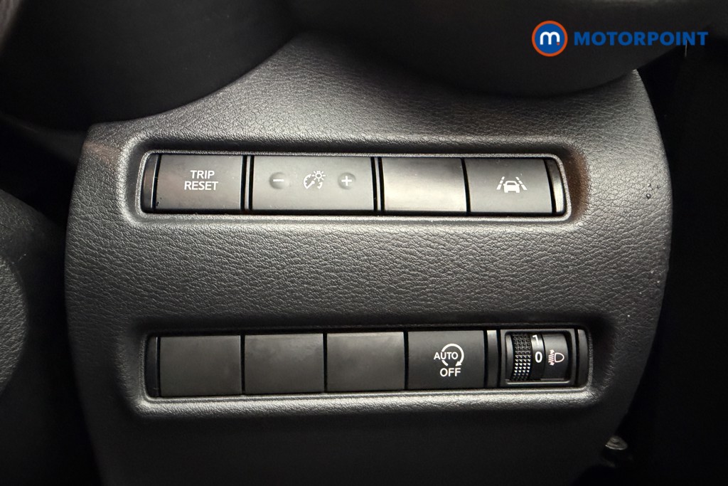 Nissan Juke N-Connecta Manual Petrol SUV - Stock Number (1613930) - 7th supplementary image