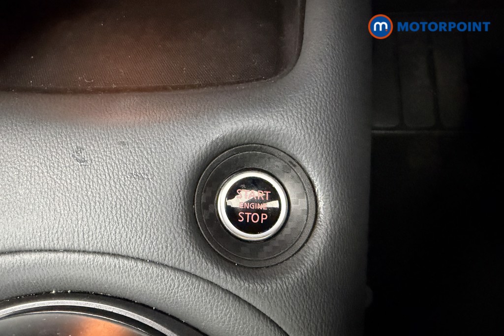 Nissan Juke N-Connecta Manual Petrol SUV - Stock Number (1613930) - 12th supplementary image