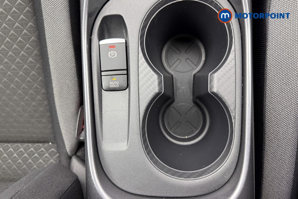 Nissan Juke N-Connecta Manual Petrol SUV - Stock Number (1613930) - 15th supplementary image