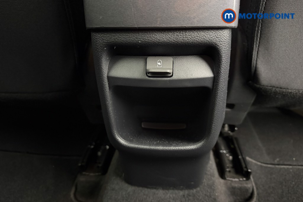 Nissan Juke N-Connecta Manual Petrol SUV - Stock Number (1613930) - 21st supplementary image