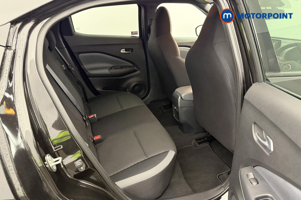 Nissan Juke N-Connecta Manual Petrol SUV - Stock Number (1613930) - 23rd supplementary image