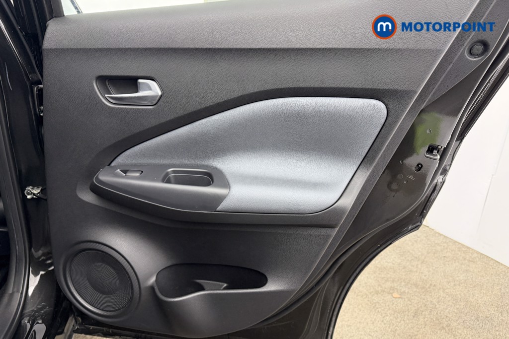 Nissan Juke N-Connecta Manual Petrol SUV - Stock Number (1613930) - 24th supplementary image