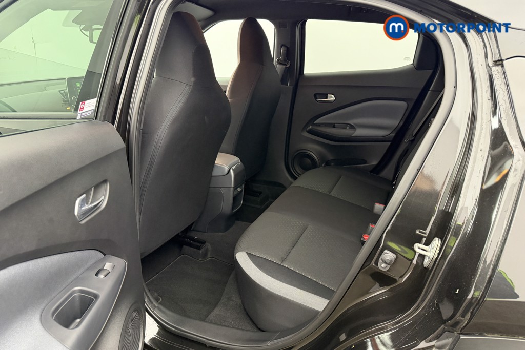 Nissan Juke N-Connecta Manual Petrol SUV - Stock Number (1613930) - 27th supplementary image