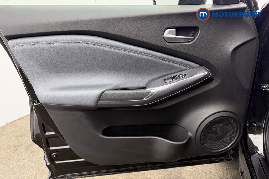 Nissan Juke N-Connecta Manual Petrol SUV - Stock Number (1613930) - 32nd supplementary image