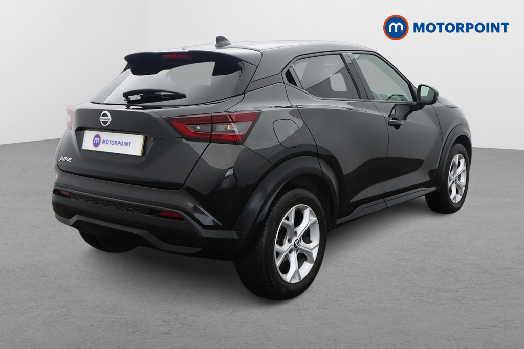 Nissan Juke N-Connecta Manual Petrol SUV - Stock Number (1613930) - Drivers side rear corner