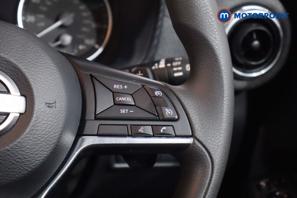 Nissan Juke Acenta Premium Automatic Petrol SUV - Stock Number (1616106) - 8th supplementary image