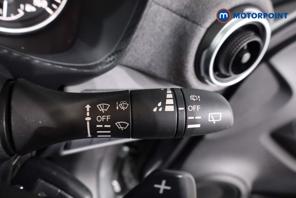 Nissan Juke Acenta Premium Automatic Petrol SUV - Stock Number (1616106) - 19th supplementary image