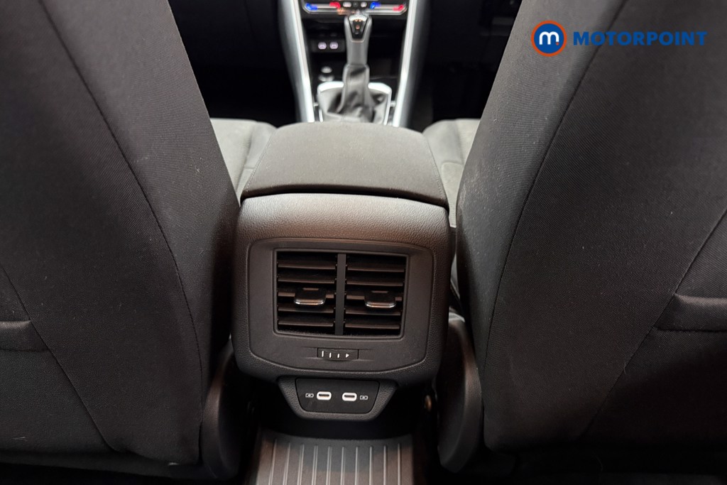 Volkswagen T-Roc Life Automatic Petrol SUV - Stock Number (1616185) - 18th supplementary image