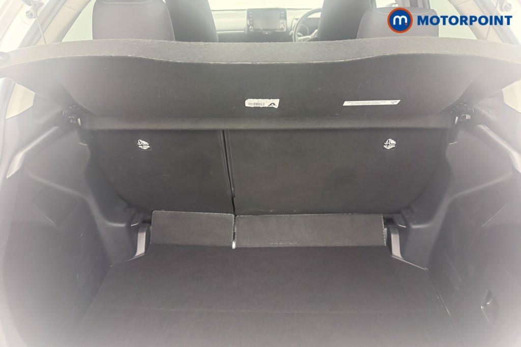 Toyota Yaris Design Automatic Petrol-Electric Hybrid Hatchback - Stock Number (1568481) - 3rd supplementary image