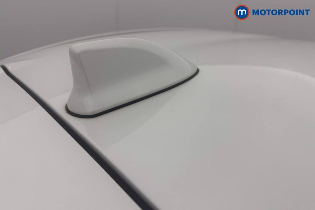 Toyota Yaris Design Automatic Petrol-Electric Hybrid Hatchback - Stock Number (1568481) - 5th supplementary image