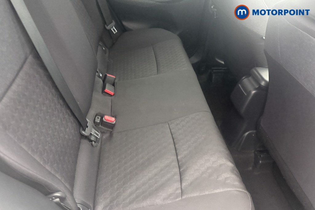 Toyota Yaris Design Automatic Petrol-Electric Hybrid Hatchback - Stock Number (1568481) - 9th supplementary image