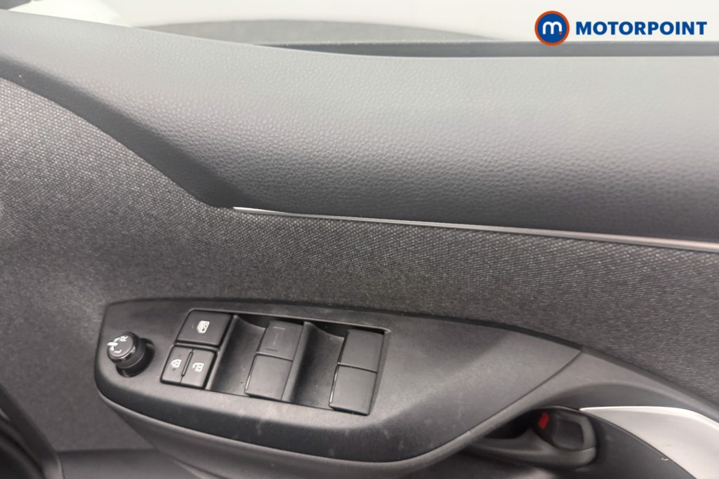 Toyota Yaris Design Automatic Petrol-Electric Hybrid Hatchback - Stock Number (1568481) - 12th supplementary image