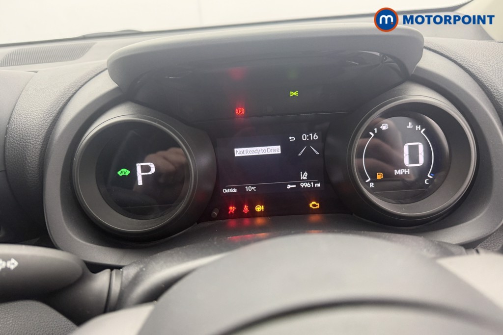 Toyota Yaris Design Automatic Petrol-Electric Hybrid Hatchback - Stock Number (1568481) - 17th supplementary image