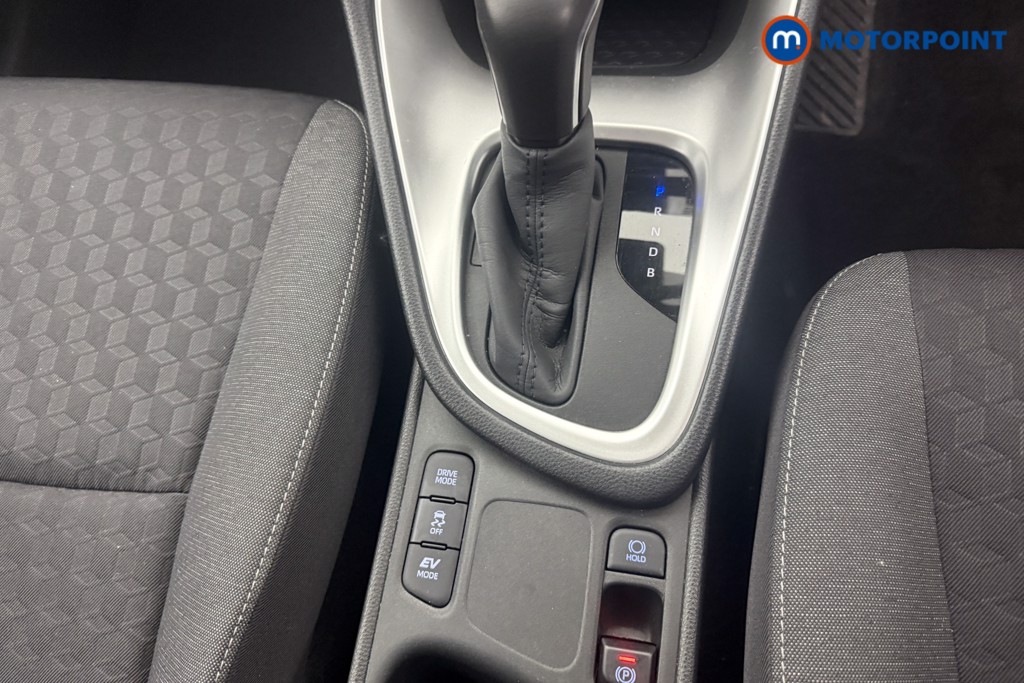 Toyota Yaris Design Automatic Petrol-Electric Hybrid Hatchback - Stock Number (1568481) - 18th supplementary image