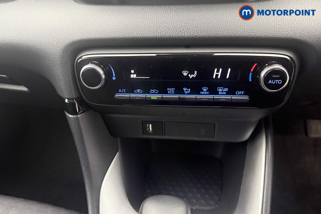 Toyota Yaris Design Automatic Petrol-Electric Hybrid Hatchback - Stock Number (1568481) - 19th supplementary image