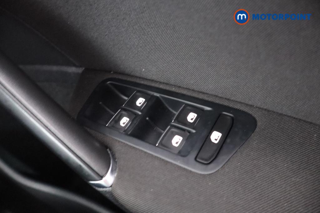 Volkswagen Golf R-Line Edition Automatic Diesel Hatchback - Stock Number (1583474) - 17th supplementary image