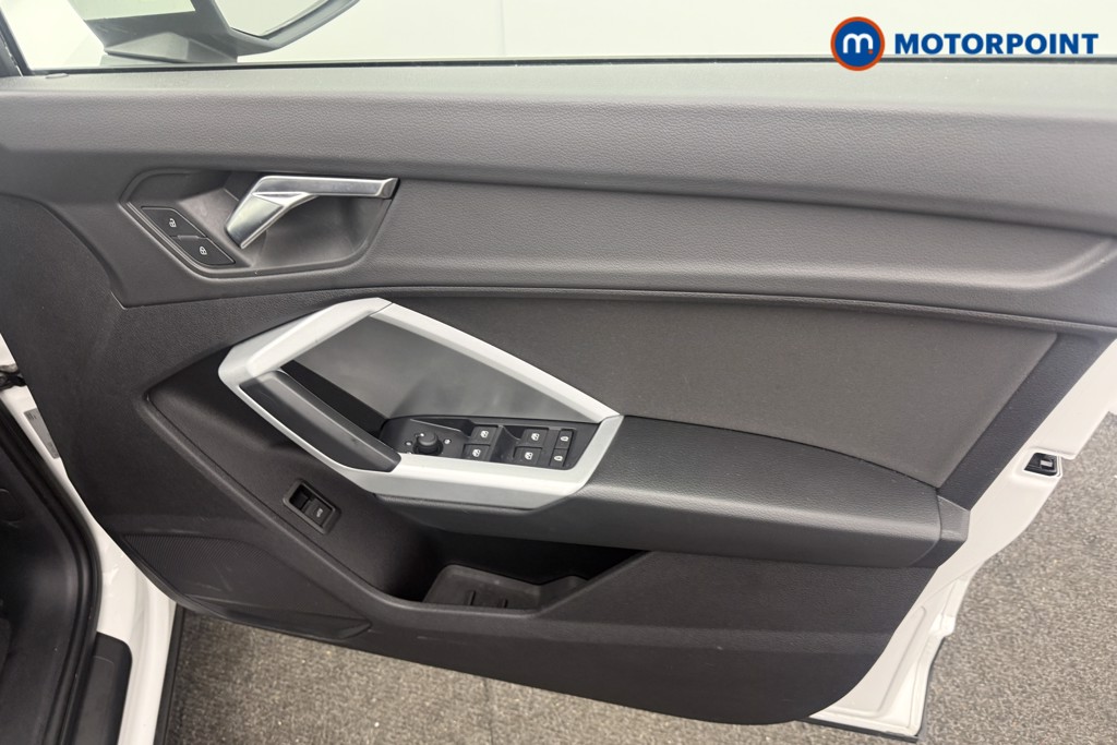 Audi Q3 Technik Manual Petrol SUV - Stock Number (1596923) - 9th supplementary image