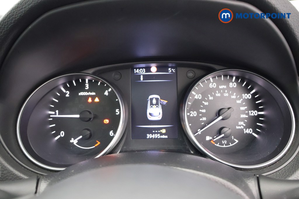 Nissan Qashqai N-Connecta Manual Diesel SUV - Stock Number (1605457) - 2nd supplementary image