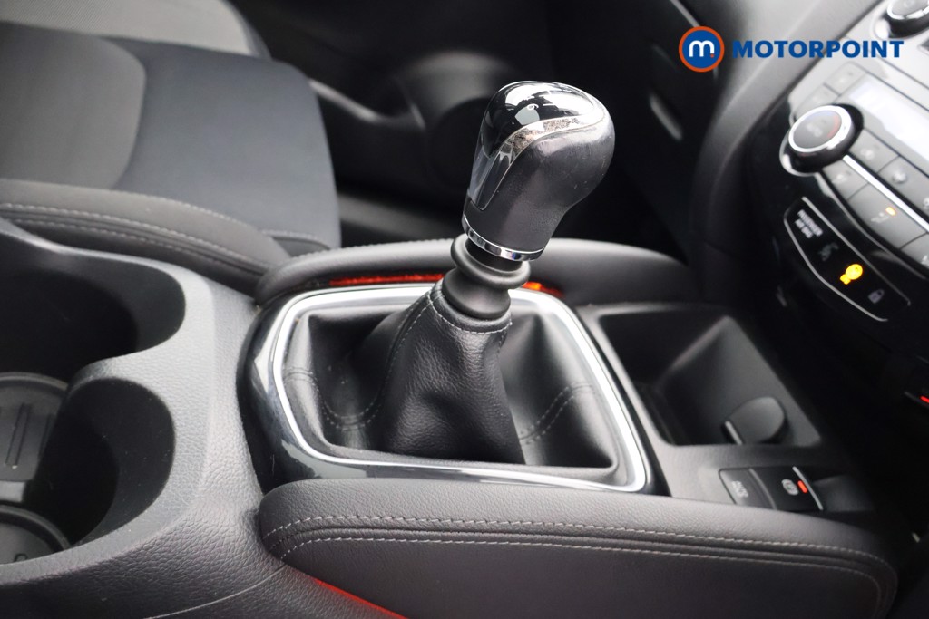 Nissan Qashqai N-Connecta Manual Diesel SUV - Stock Number (1605457) - 6th supplementary image