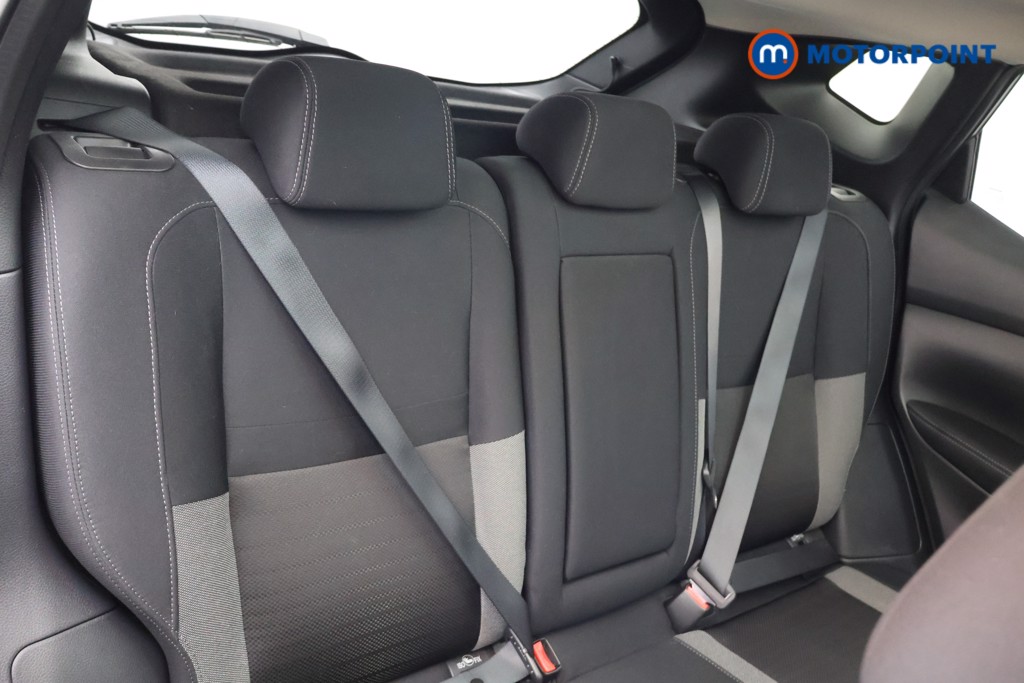 Nissan Qashqai N-Connecta Manual Diesel SUV - Stock Number (1605457) - 12th supplementary image