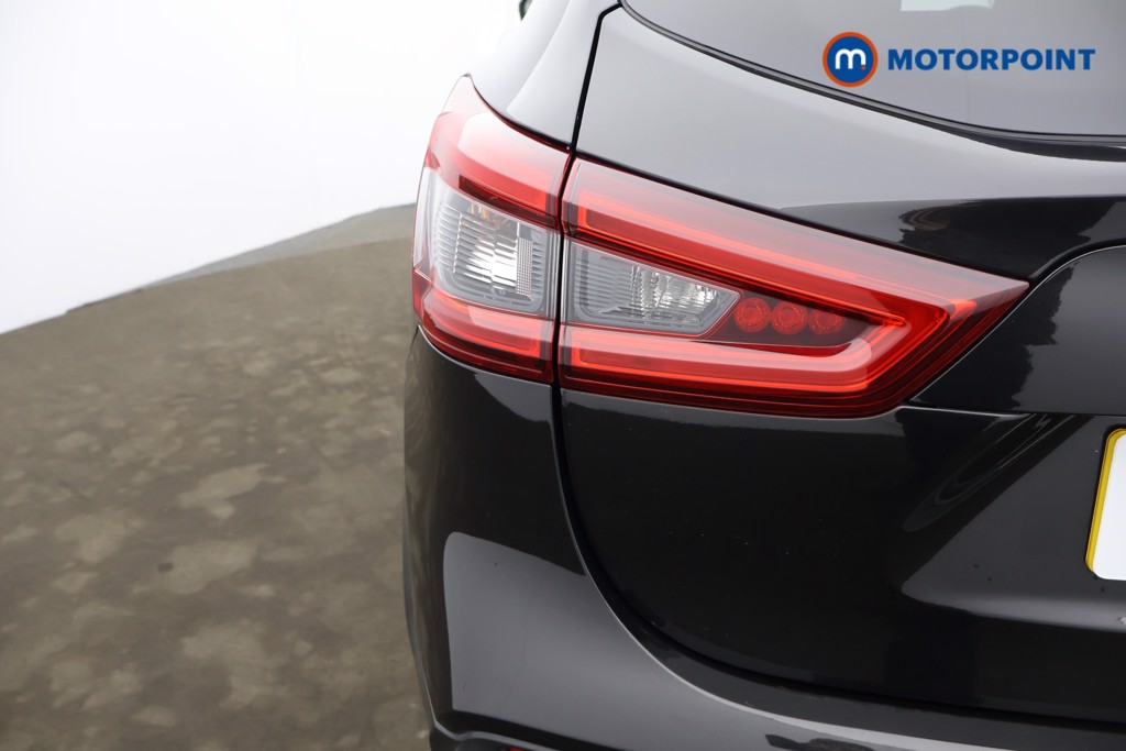 Nissan Qashqai N-Connecta Manual Diesel SUV - Stock Number (1605457) - 18th supplementary image