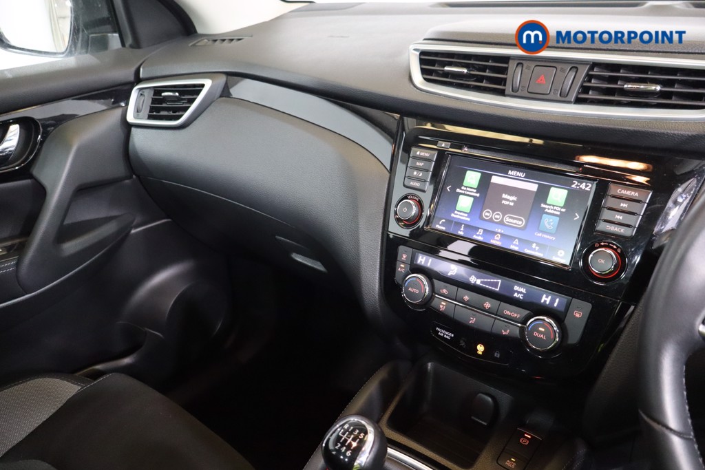 Nissan Qashqai N-Connecta Manual Petrol SUV - Stock Number (1607066) - 3rd supplementary image