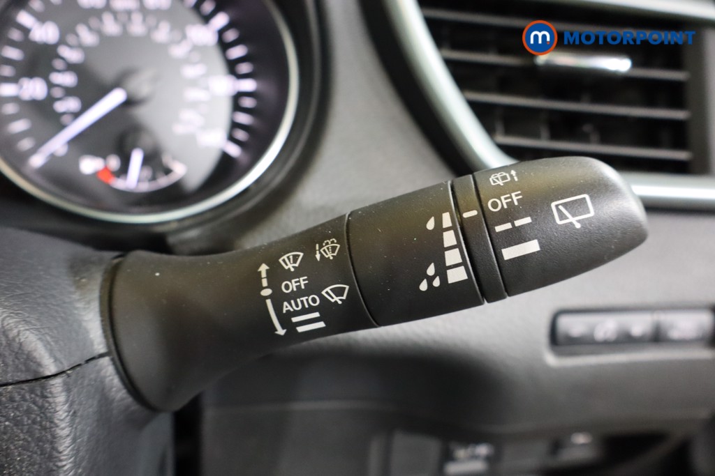 Nissan Qashqai N-Connecta Manual Petrol SUV - Stock Number (1607066) - 16th supplementary image