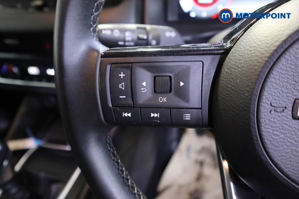 Nissan Qashqai N-Connecta Manual Petrol SUV - Stock Number (1608471) - 5th supplementary image
