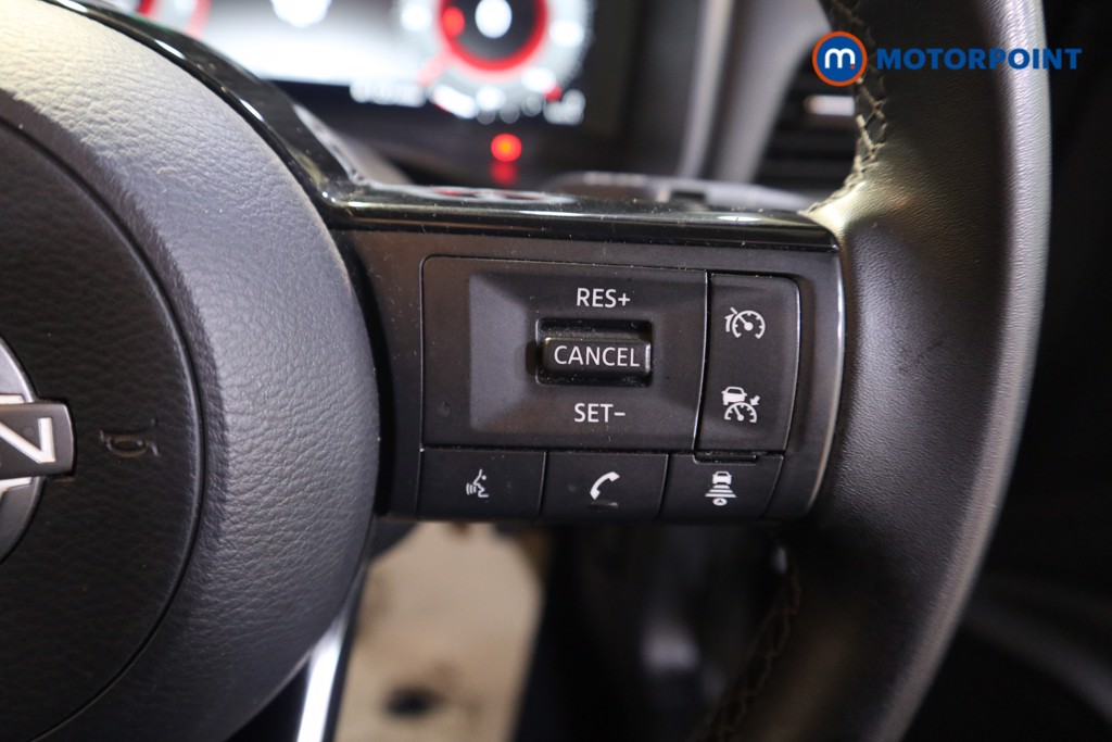 Nissan Qashqai N-Connecta Manual Petrol SUV - Stock Number (1608471) - 6th supplementary image