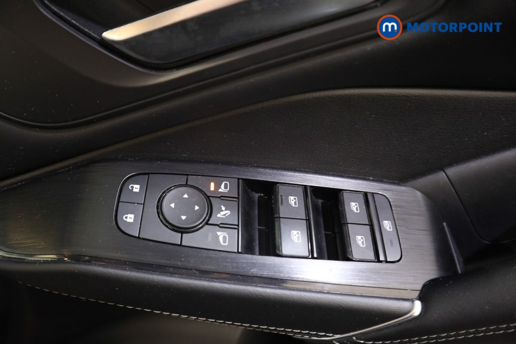 Nissan Qashqai N-Connecta Manual Petrol SUV - Stock Number (1608471) - 13th supplementary image
