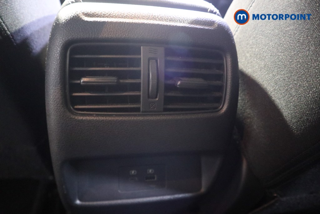 Nissan Qashqai N-Connecta Manual Petrol SUV - Stock Number (1608471) - 17th supplementary image