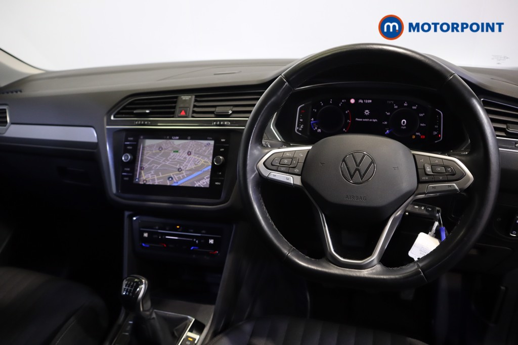Volkswagen Tiguan Allspace Life Manual Petrol SUV - Stock Number (1609429) - 1st supplementary image