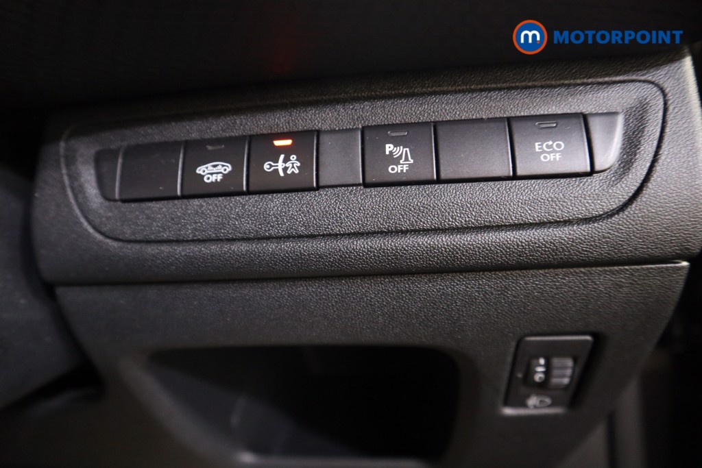 Peugeot 2008 Allure Manual Petrol SUV - Stock Number (1610017) - 12th supplementary image