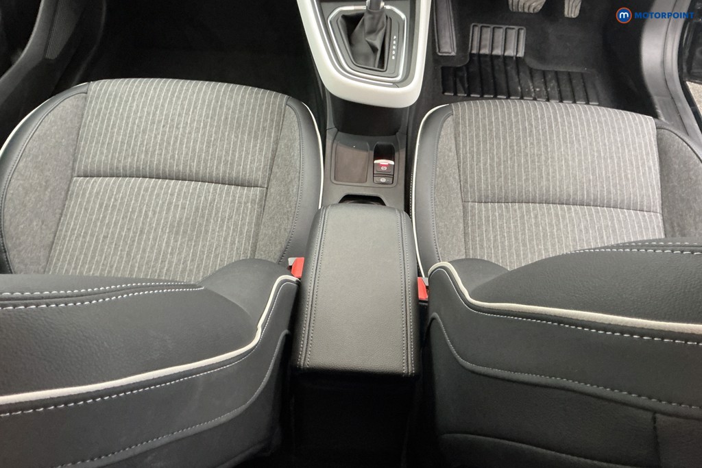 Renault Clio Techno Automatic Petrol-Electric Hybrid Hatchback - Stock Number (1610647) - 12th supplementary image