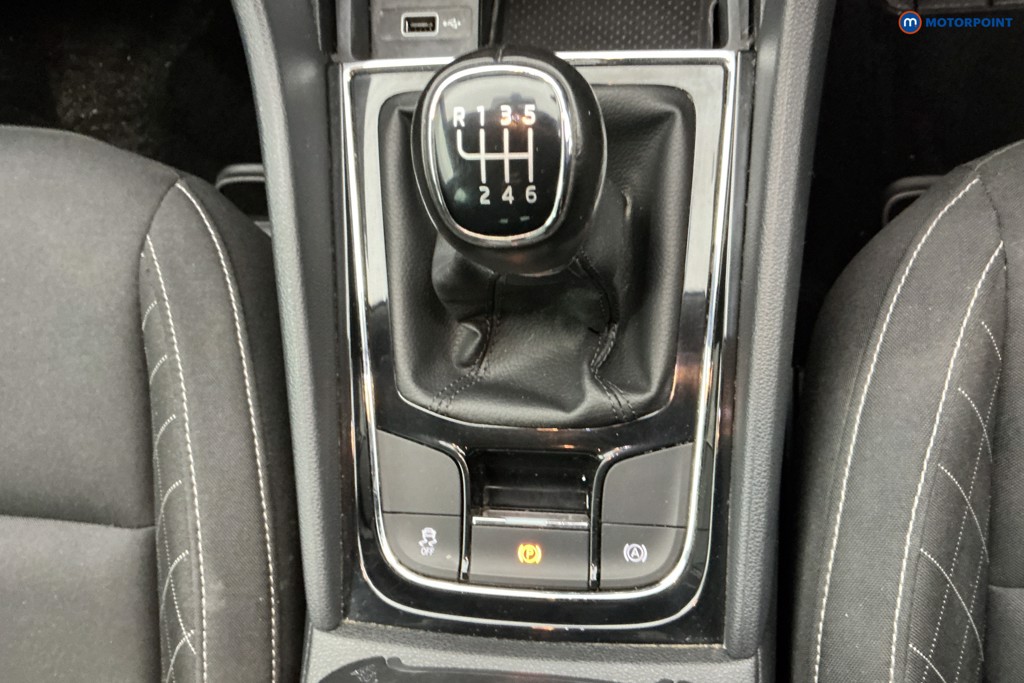 Skoda Karoq Se Technology Manual Petrol SUV - Stock Number (1611334) - 16th supplementary image