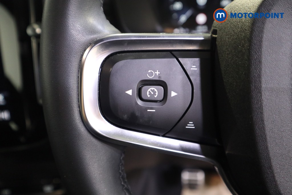 Volvo Xc40 R Design Manual Petrol SUV - Stock Number (1611984) - 7th supplementary image