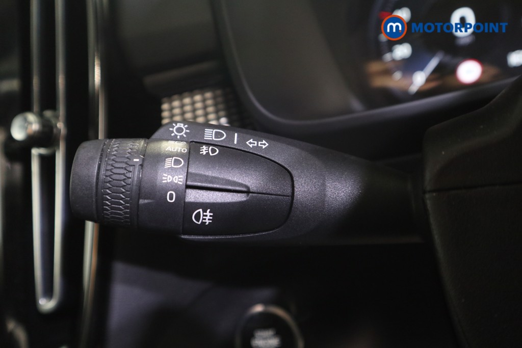 Volvo Xc40 R Design Manual Petrol SUV - Stock Number (1611984) - 9th supplementary image