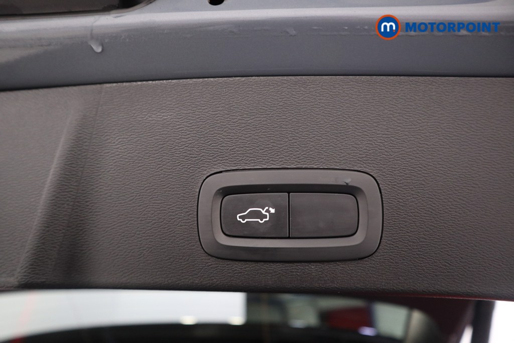 Volvo Xc40 R Design Manual Petrol SUV - Stock Number (1611984) - 24th supplementary image