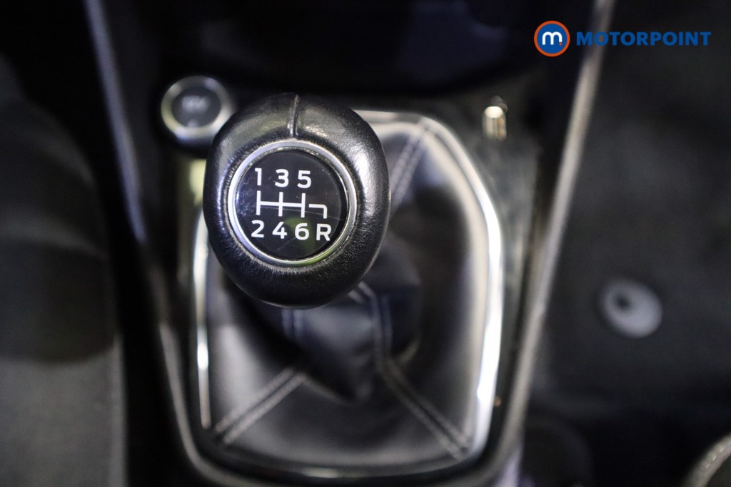 Ford Fiesta Zetec Manual Petrol Hatchback - Stock Number (1612061) - 5th supplementary image