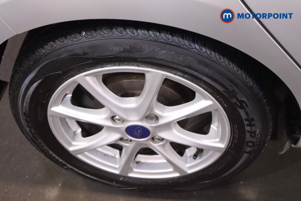 Ford Fiesta Zetec Manual Petrol Hatchback - Stock Number (1612061) - 12th supplementary image