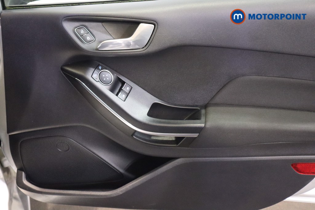 Ford Fiesta Zetec Manual Petrol Hatchback - Stock Number (1612061) - 13th supplementary image