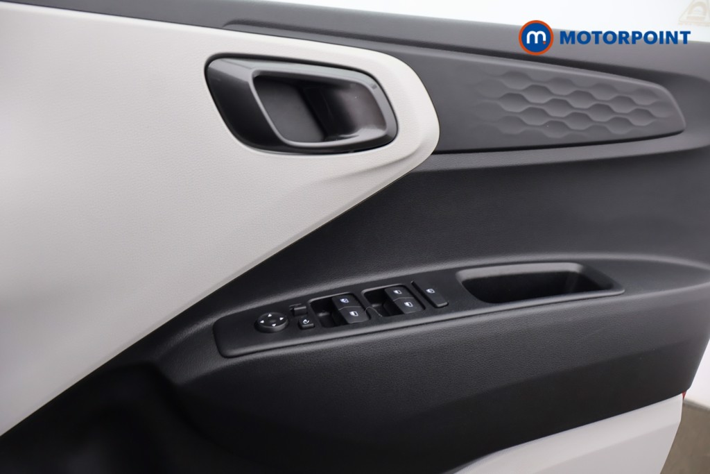 Hyundai I10 Premium Automatic Petrol Hatchback - Stock Number (1612243) - 8th supplementary image