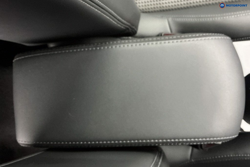 Peugeot 2008 GT Manual Petrol SUV - Stock Number (1612545) - 16th supplementary image